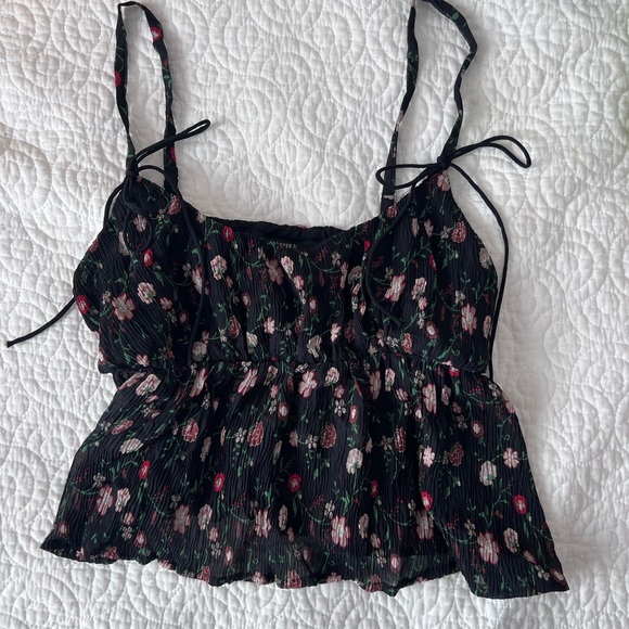 Floral Crop Top - Picture 7 of 9